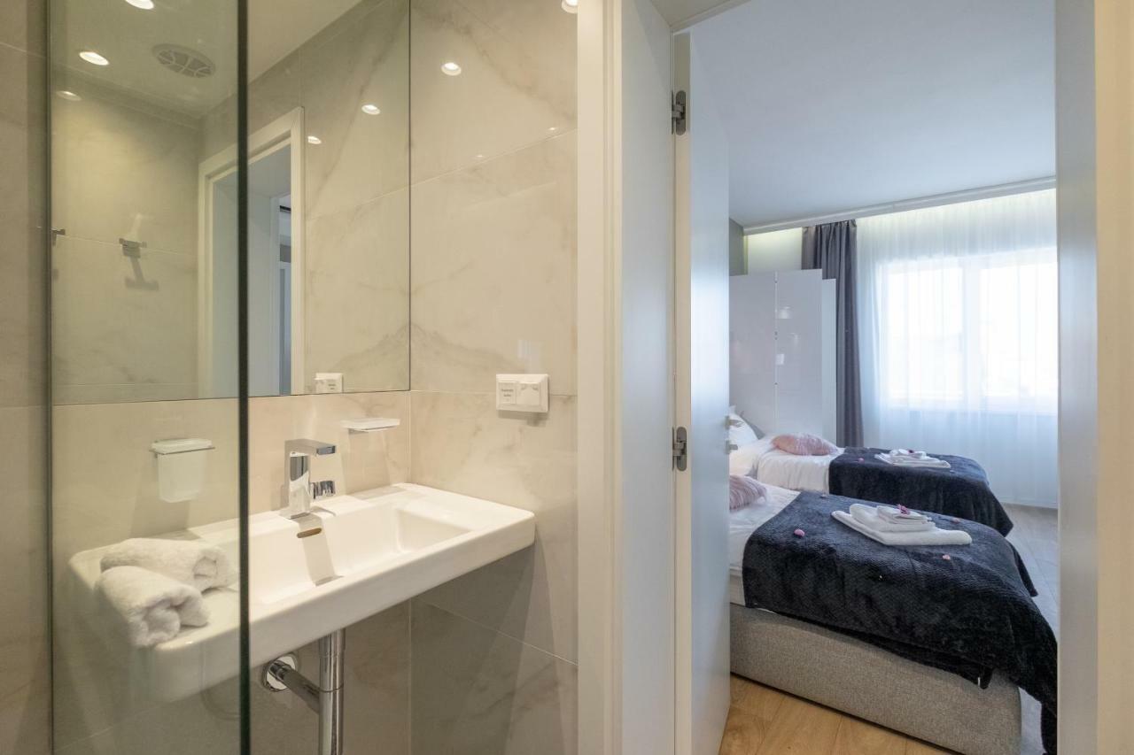 Vitosha Blvd Luxury 2-Bedroom, 2-Bathroom With Balcony Sofia Extérieur photo