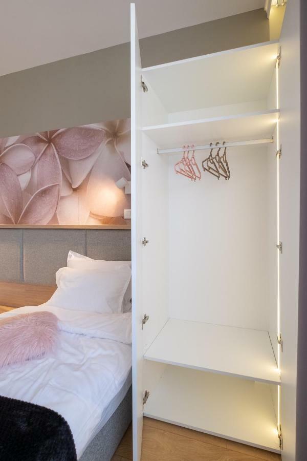 Vitosha Blvd Luxury 2-Bedroom, 2-Bathroom With Balcony Sofia Extérieur photo