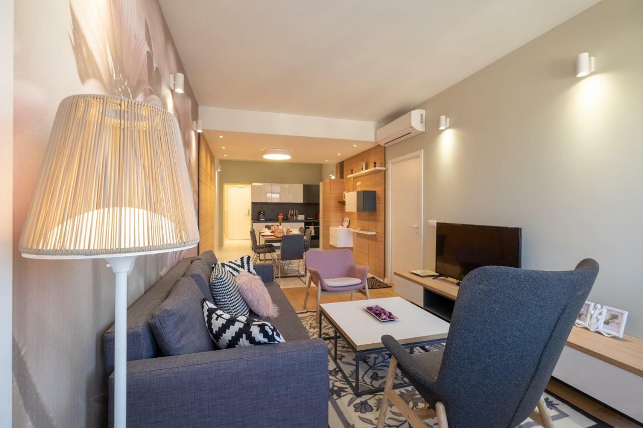 Vitosha Blvd Luxury 2-Bedroom, 2-Bathroom With Balcony Sofia Extérieur photo