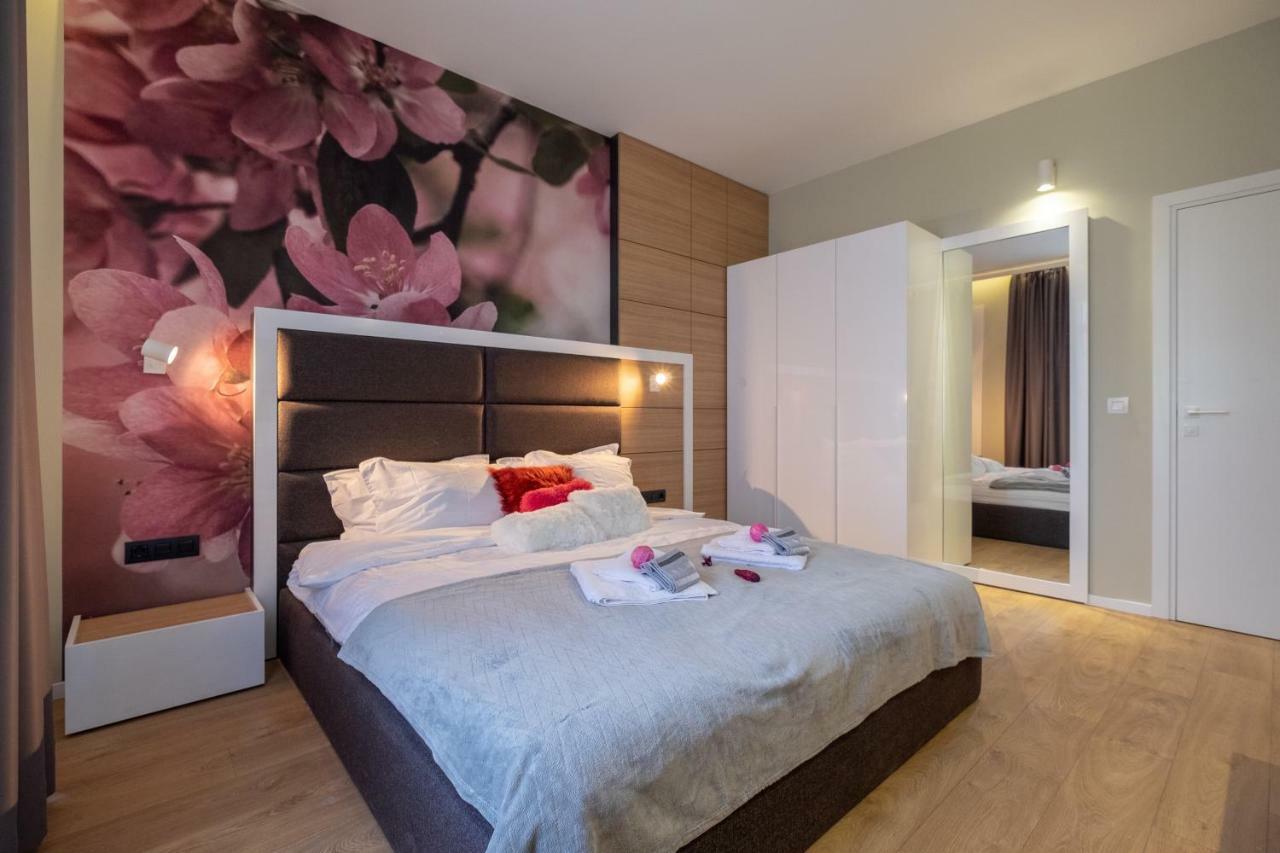 Vitosha Blvd Luxury 2-Bedroom, 2-Bathroom With Balcony Sofia Extérieur photo