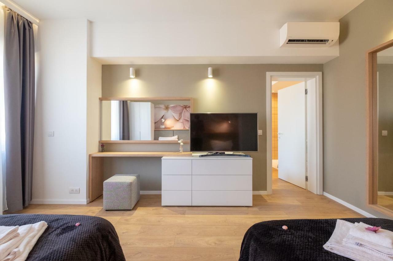 Vitosha Blvd Luxury 2-Bedroom, 2-Bathroom With Balcony Sofia Extérieur photo