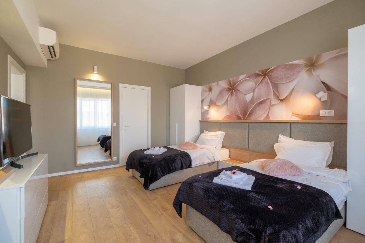 Vitosha Blvd Luxury 2-Bedroom, 2-Bathroom With Balcony Sofia Extérieur photo