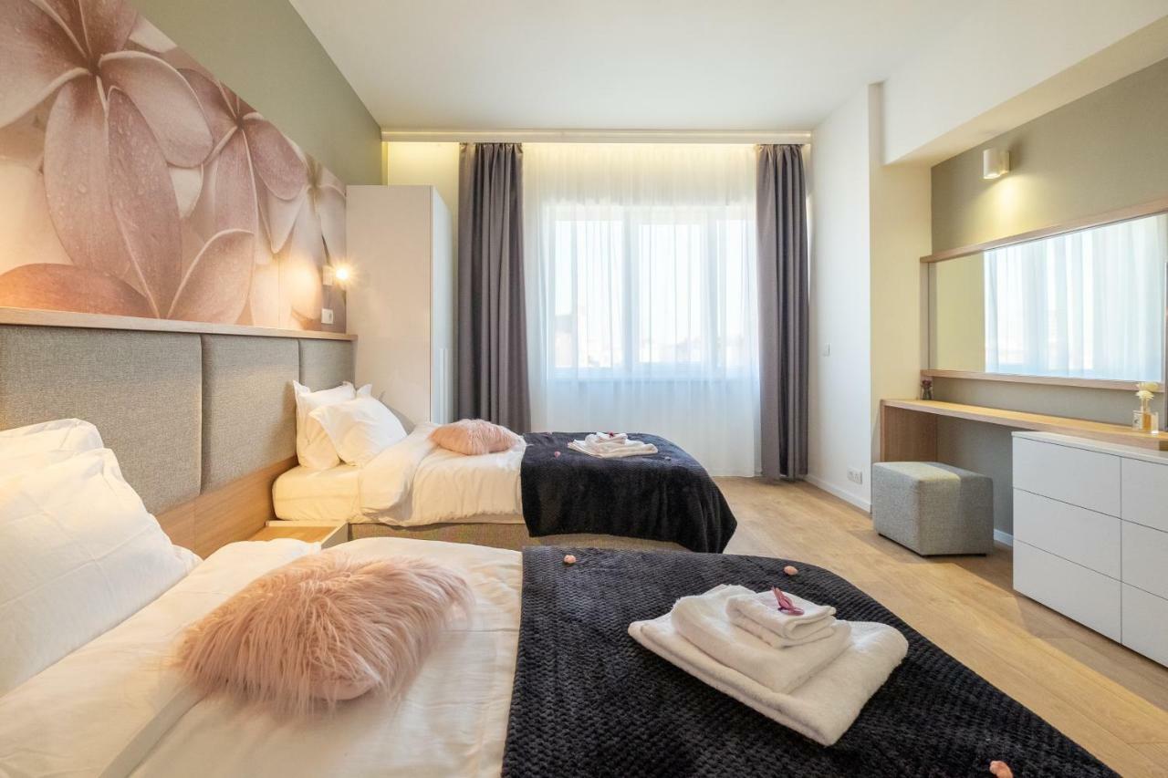 Vitosha Blvd Luxury 2-Bedroom, 2-Bathroom With Balcony Sofia Extérieur photo
