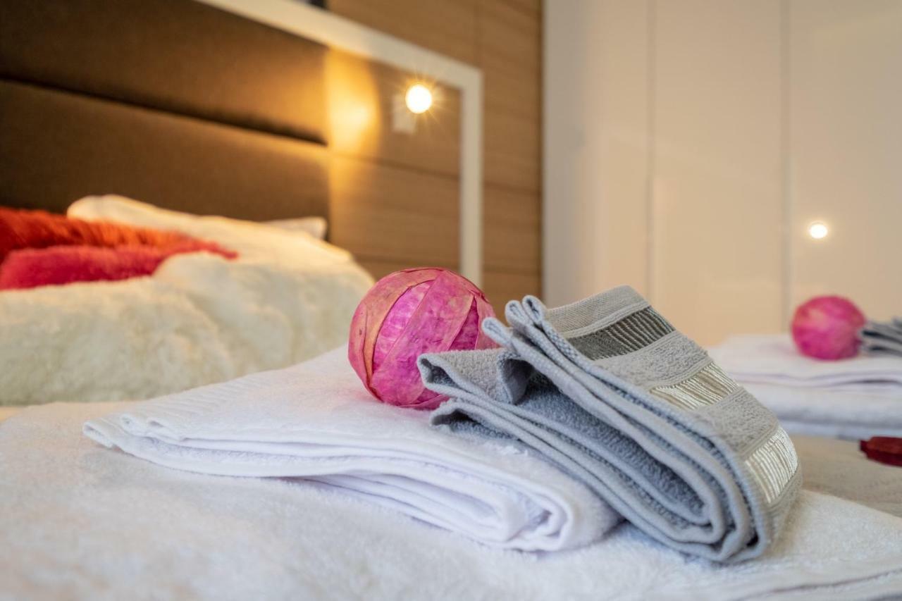 Vitosha Blvd Luxury 2-Bedroom, 2-Bathroom With Balcony Sofia Extérieur photo