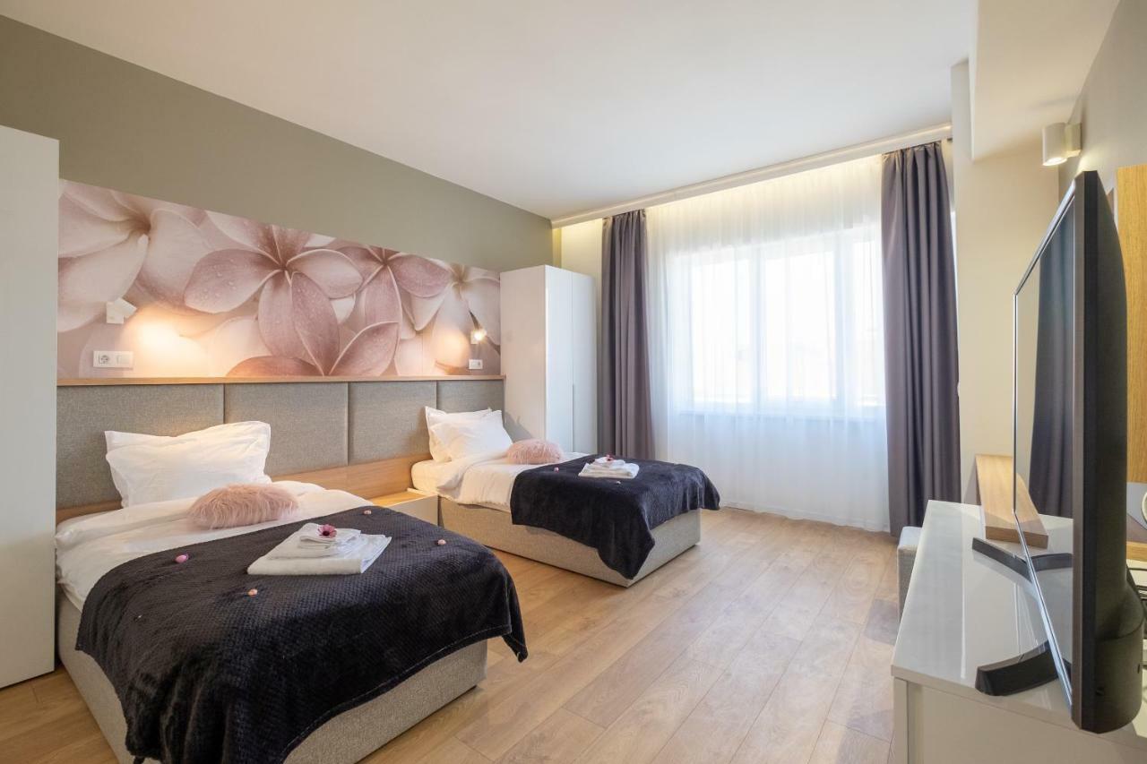 Vitosha Blvd Luxury 2-Bedroom, 2-Bathroom With Balcony Sofia Extérieur photo