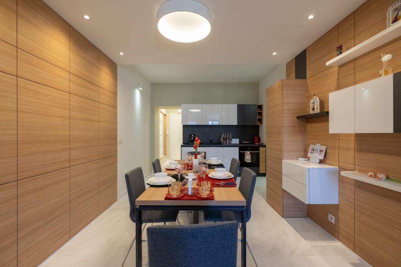 Vitosha Blvd Luxury 2-Bedroom, 2-Bathroom With Balcony Sofia Extérieur photo