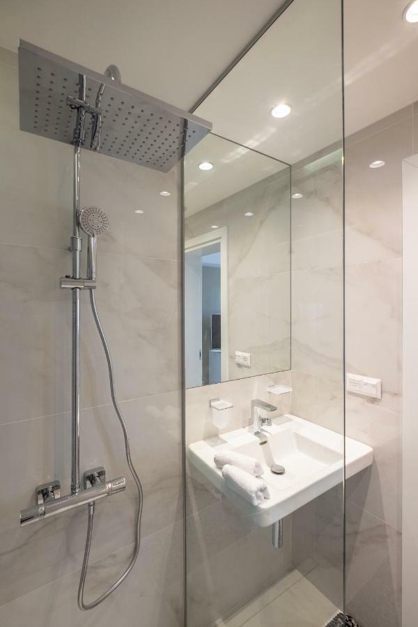 Vitosha Blvd Luxury 2-Bedroom, 2-Bathroom With Balcony Sofia Extérieur photo