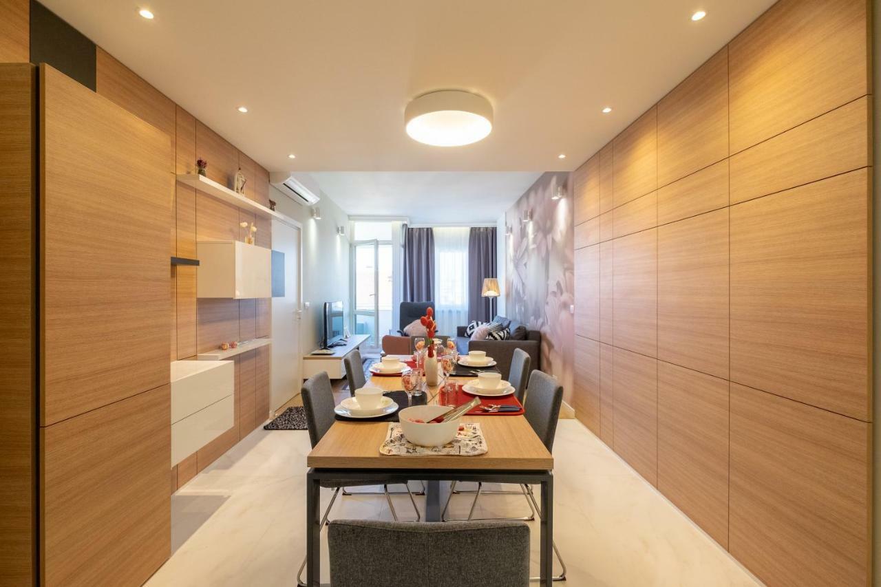 Vitosha Blvd Luxury 2-Bedroom, 2-Bathroom With Balcony Sofia Extérieur photo