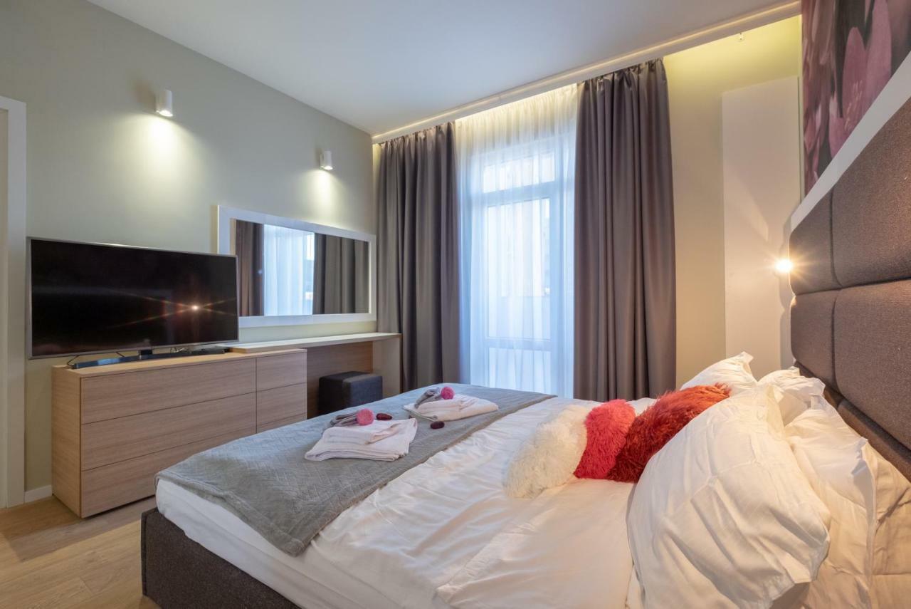 Vitosha Blvd Luxury 2-Bedroom, 2-Bathroom With Balcony Sofia Extérieur photo